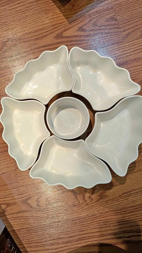 Serving turntable and dessert cups