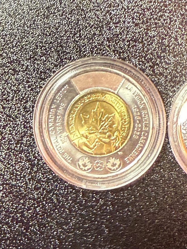 Royal Canadian Legion 100th Anniversary 2 Dollar Coins - photo 4