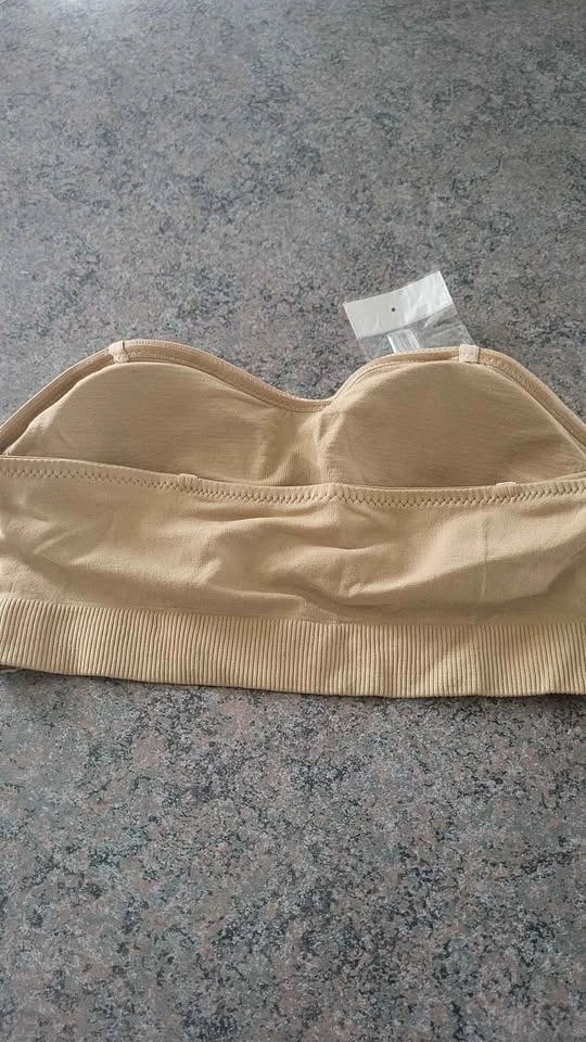 Brand New! Nude Strapless Wireless Bra - photo 2