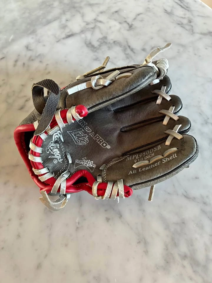 Rawlings Mark of a Pro 9.5” Youth Baseball Glove