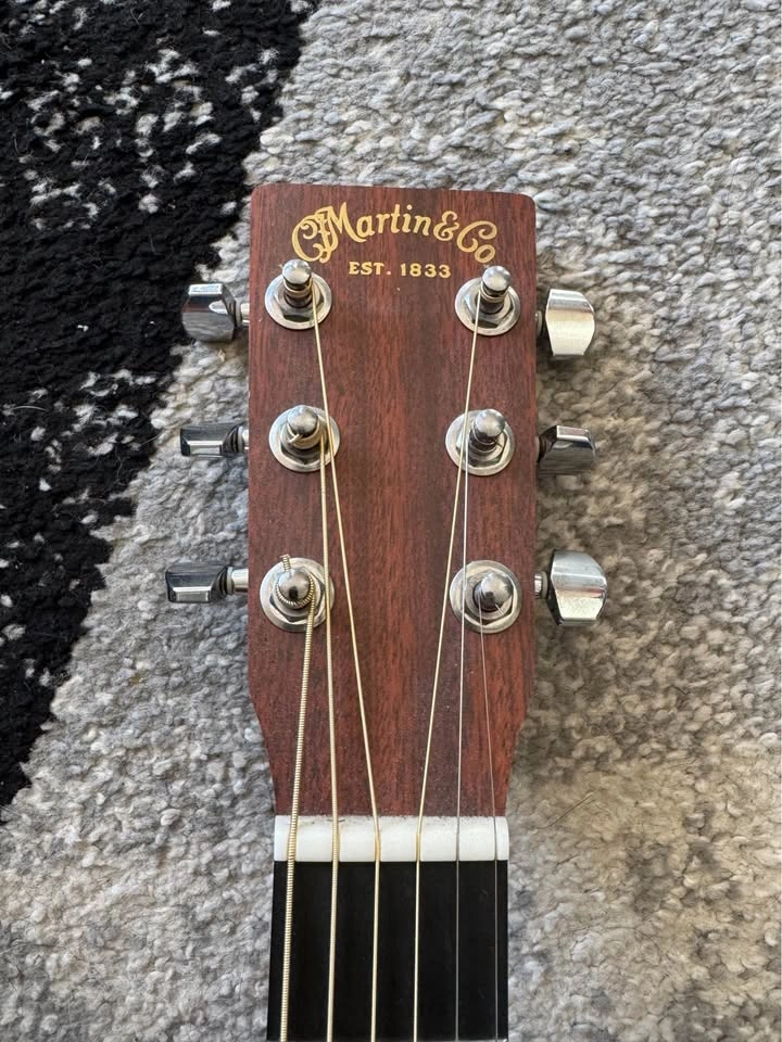 Little Martin LX1E guitar - photo 2