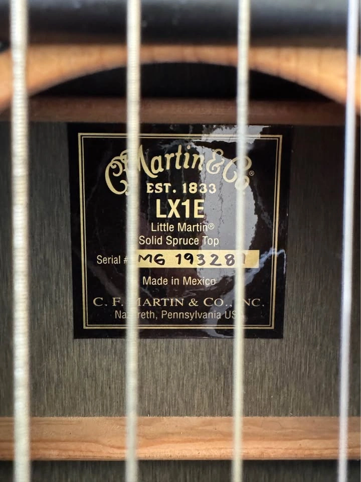 Little Martin LX1E guitar - photo 3