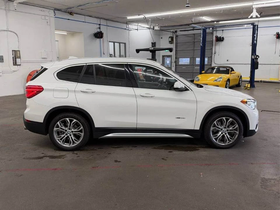 2017 BMW X1 xDrive28i With 71,509kms - photo 3