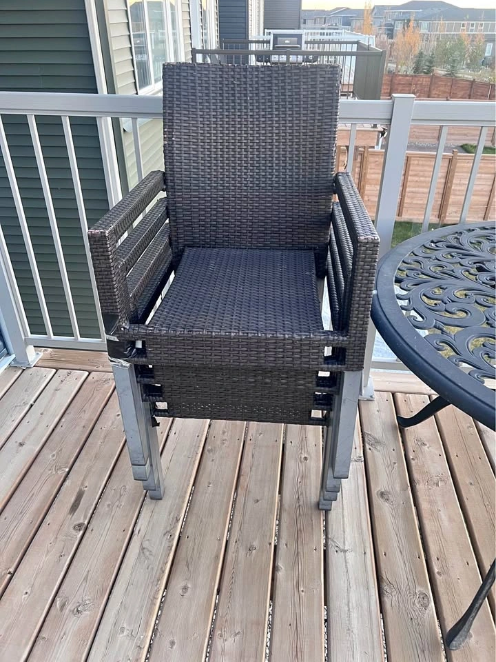 Patio set with chairs $80