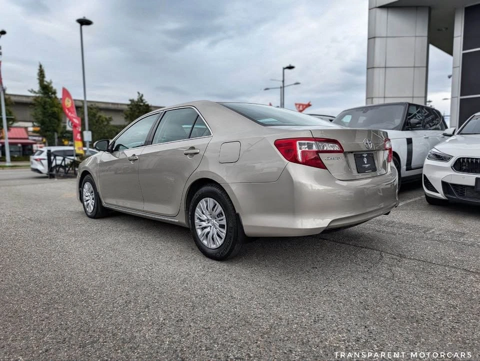 2014 Toyota Camry LE With 36,784kms - photo 4