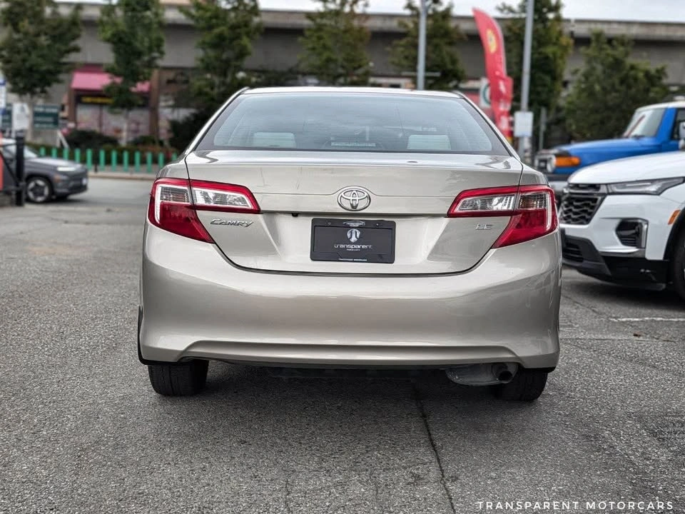 2014 Toyota Camry LE With 36,784kms - photo 5