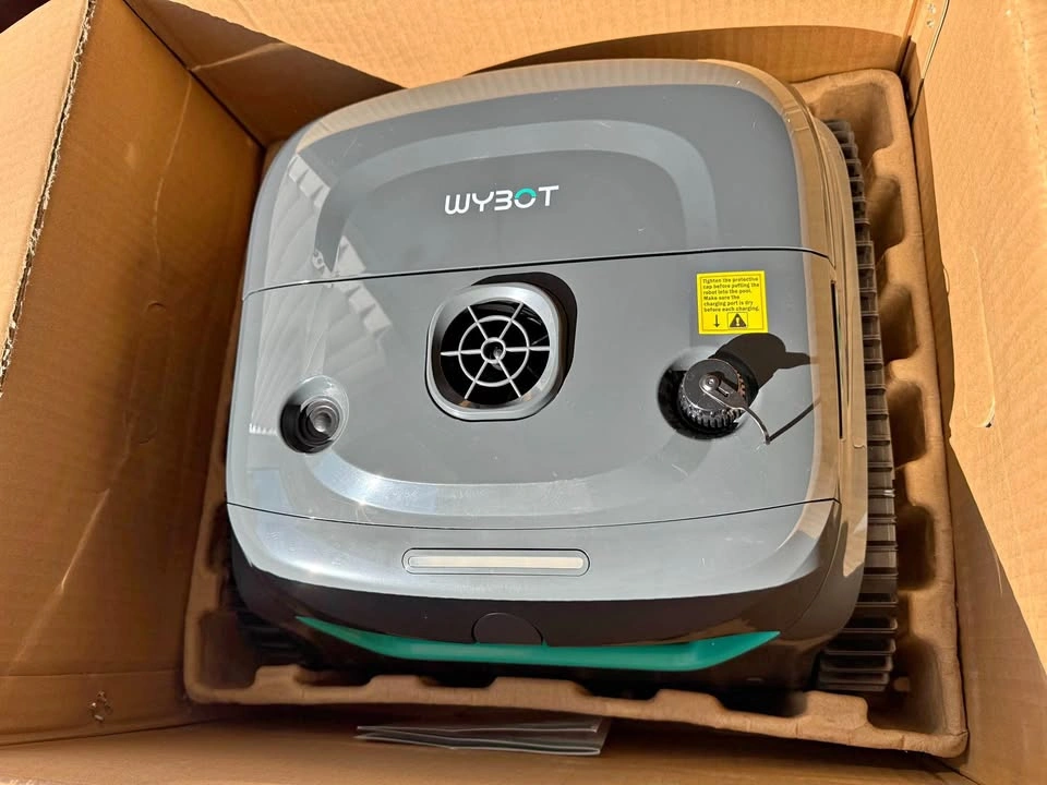 WYBOT C2 Cordless Pool Vacuum Robot