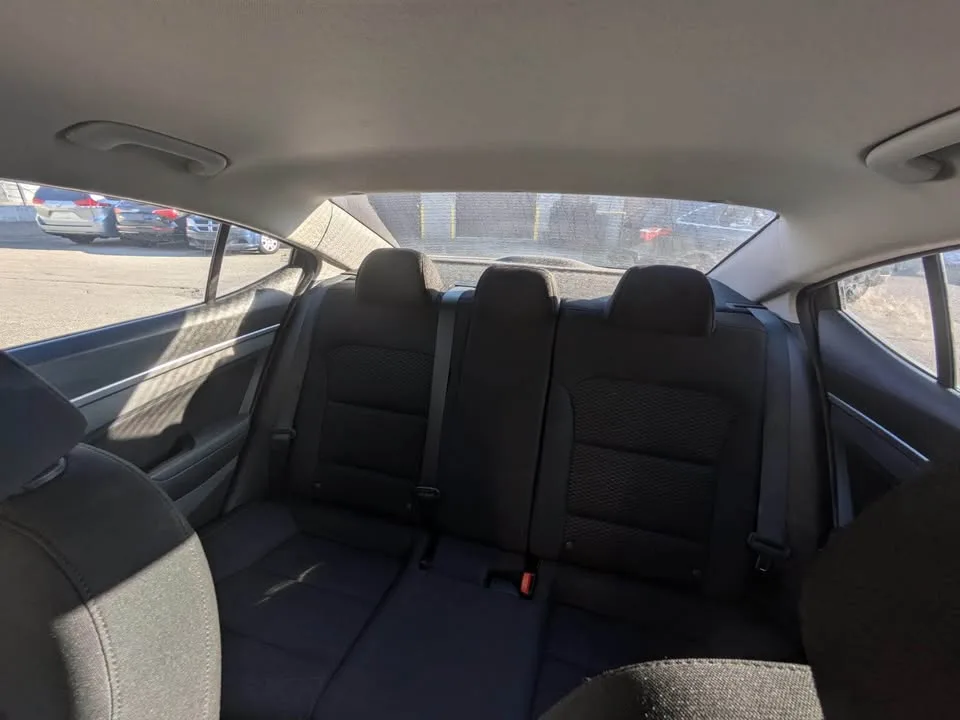 2019 Hyundai Elantra image indicator(5)