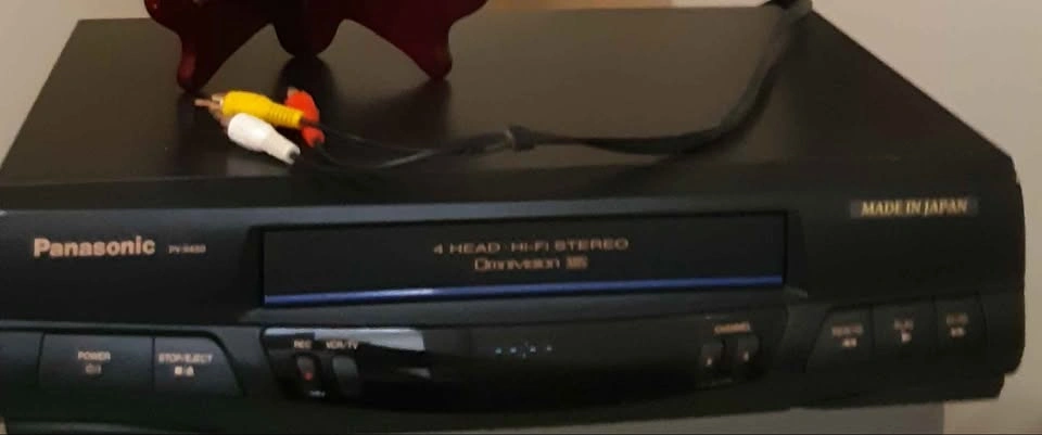 Panasonic PV-9450 VCR and Kinyo VHS Video Head Cleaner - photo 2