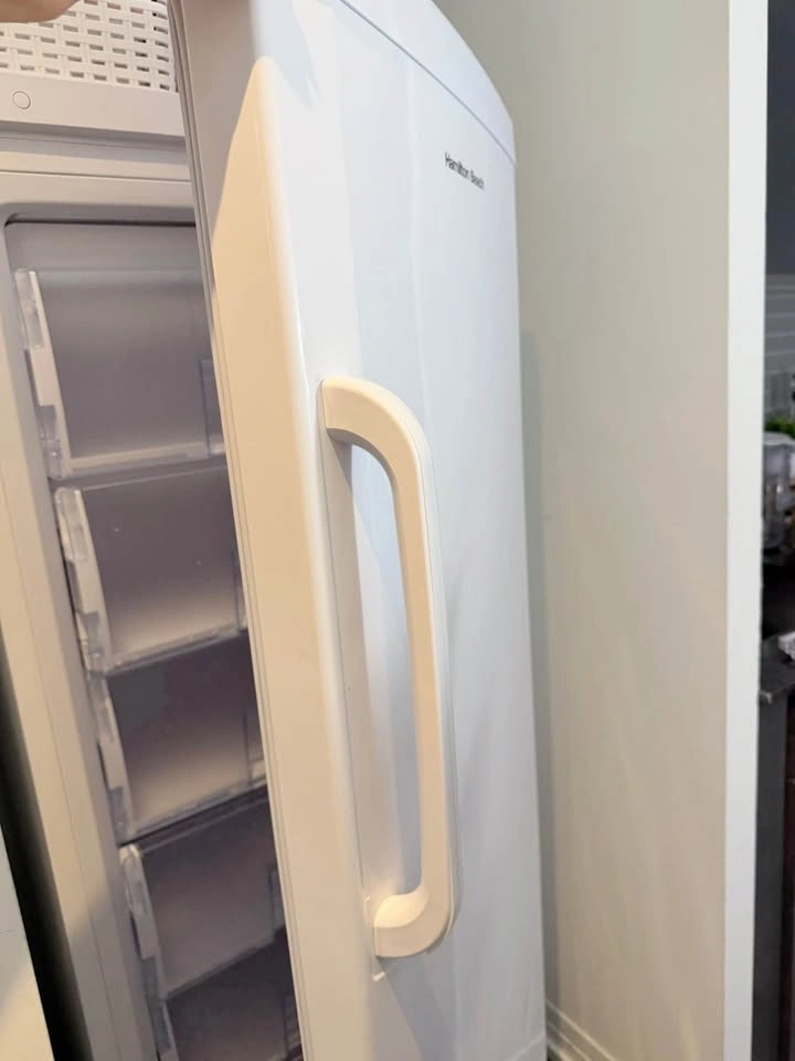 Hamilton Beach Upright Freezer - photo 3