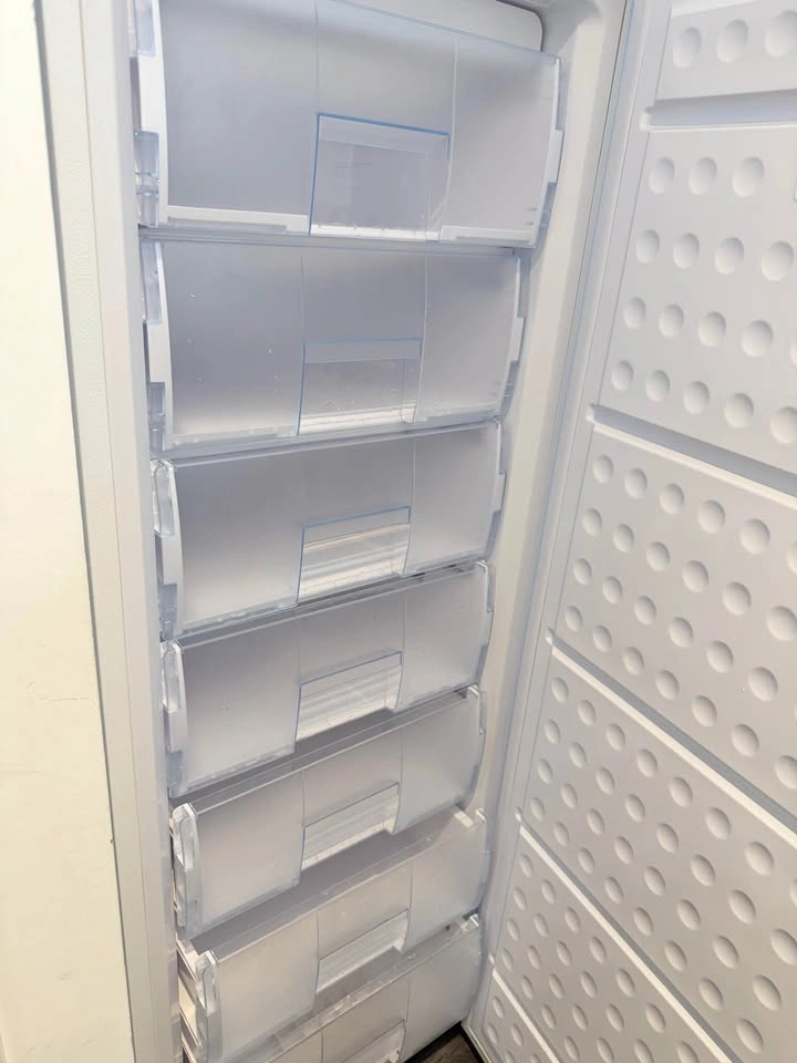 Hamilton Beach Upright Freezer - photo 4