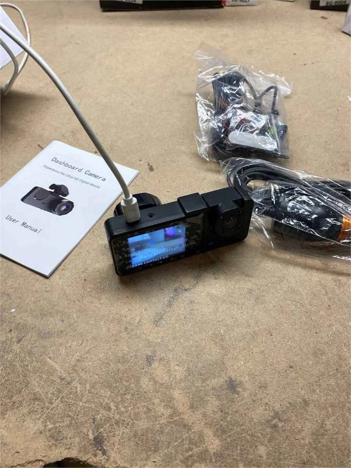 Dash Camera 4K Front Rear, 32GB Card - photo 3