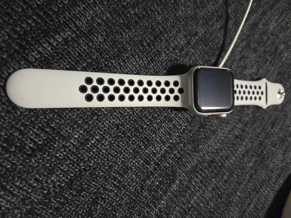 Apple Watch SE Nike Edition 40mm - photo 3