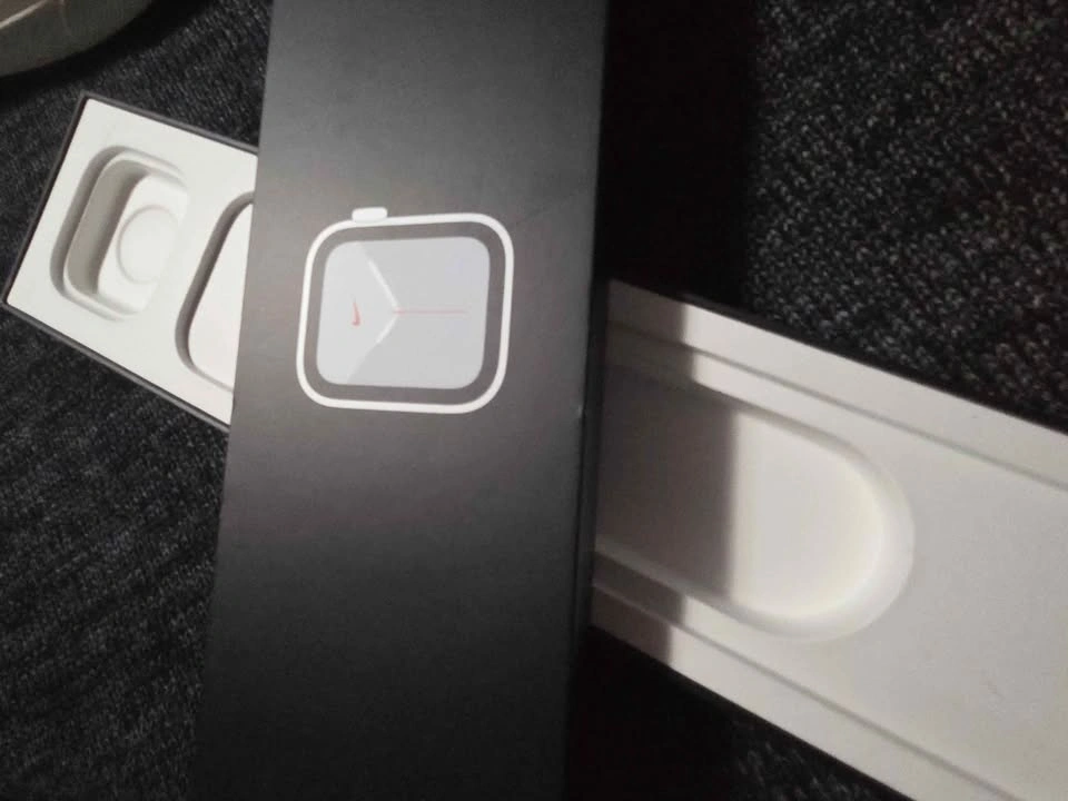 Apple Watch SE Nike Edition 40mm - photo 4