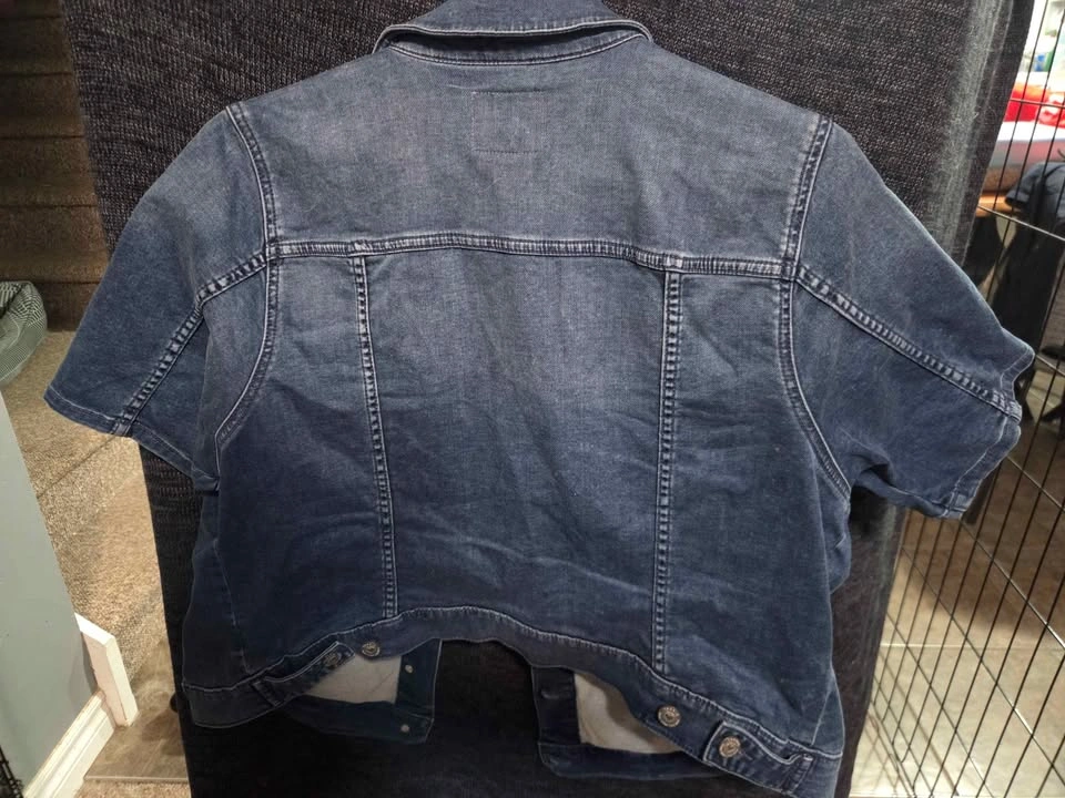 Torrid Short Sleeve Cropped Trucker Blue Denim Jacket XL-XXL - photo 4