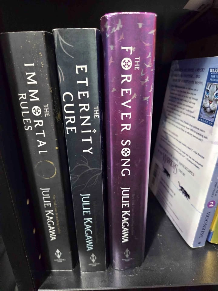 Julie Kagawa Blood of Eden Book Series