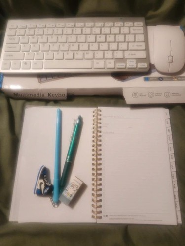 Planner, pens, wireless keyboard n mouse bundle - photo 2