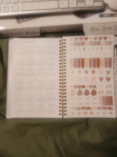Planner, pens, wireless keyboard n mouse bundle - photo 3
