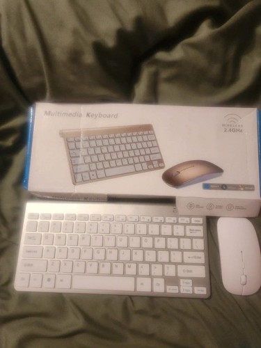 Planner, pens, wireless keyboard n mouse bundle - photo 4