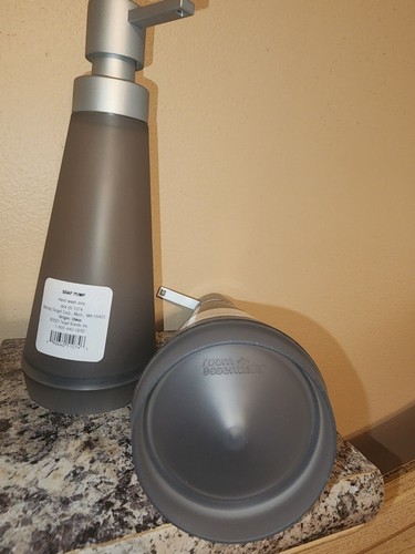 2- Room Essentials Easy-To-Use Soap/Lotion Pump gray| Plastic - photo 2