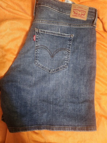 Levi's Women's Mid Length Shorts Size 16W NWOT - photo 2