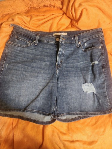 Levi's Women's Mid Length Shorts Size 16W NWOT - photo 3