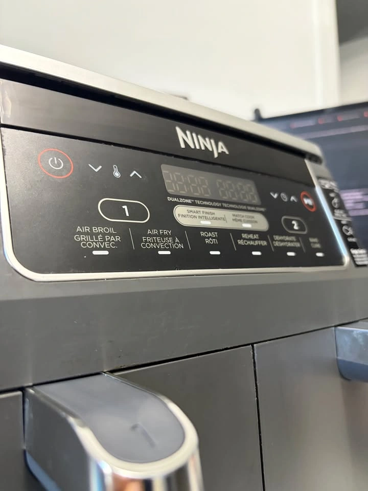 Ninja Foodi DualZone Air Fryer — Two Baskets, Barely Used - photo 4