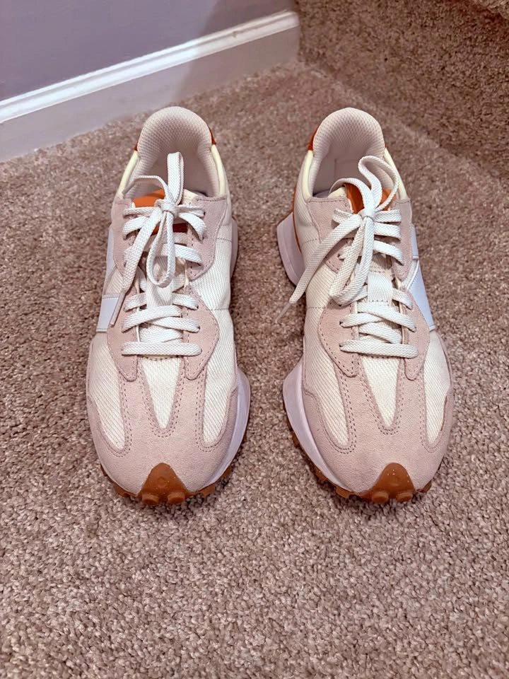 New Balance 327 Sneakers