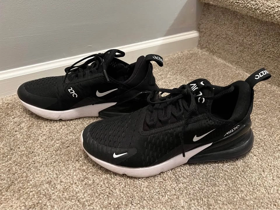 Nike Air 270 Size US7.5W - photo 2