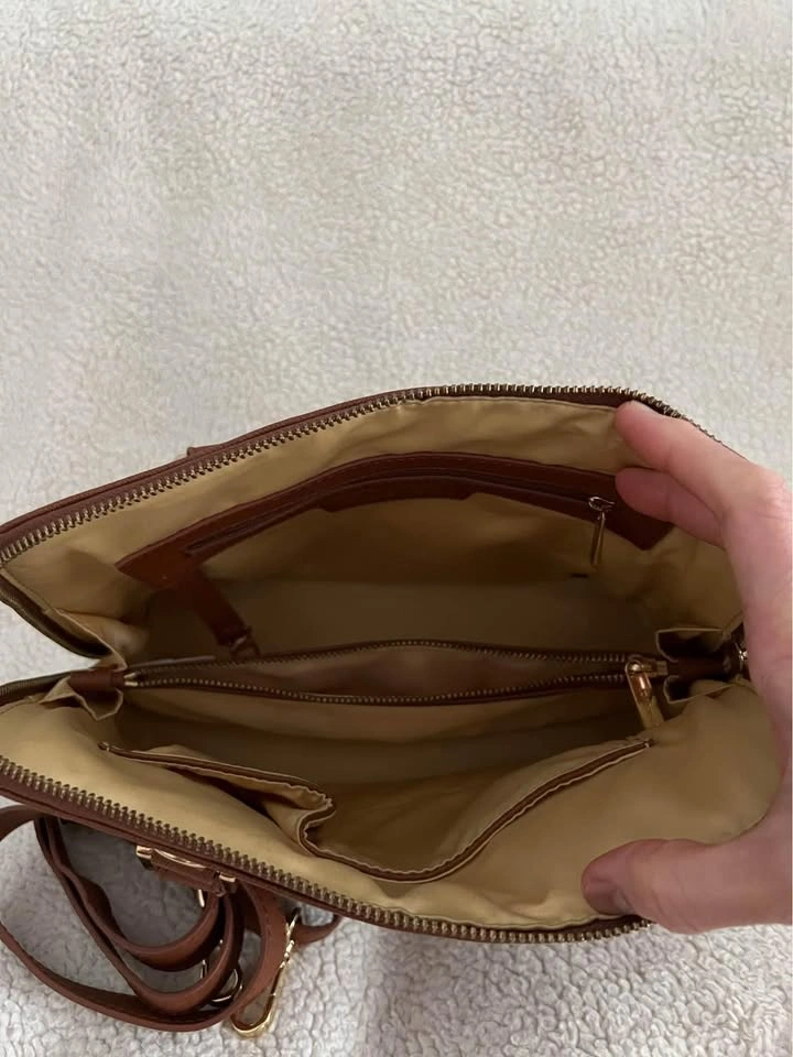 Handbag/Purse: Danier Handheld bag with Long Wallet - photo 2