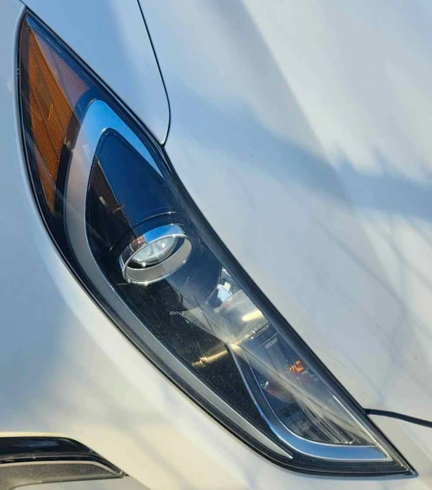 Hyundai Elantra right hand side Headlight Assembly for Sale