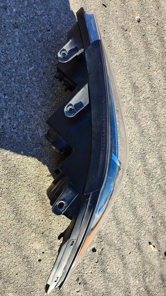 Hyundai Elantra right hand side Headlight Assembly for Sale - photo 5