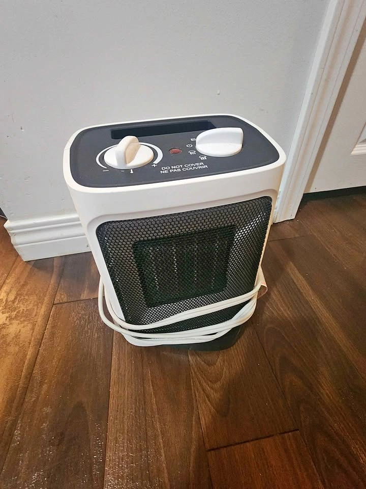 Small electric heater