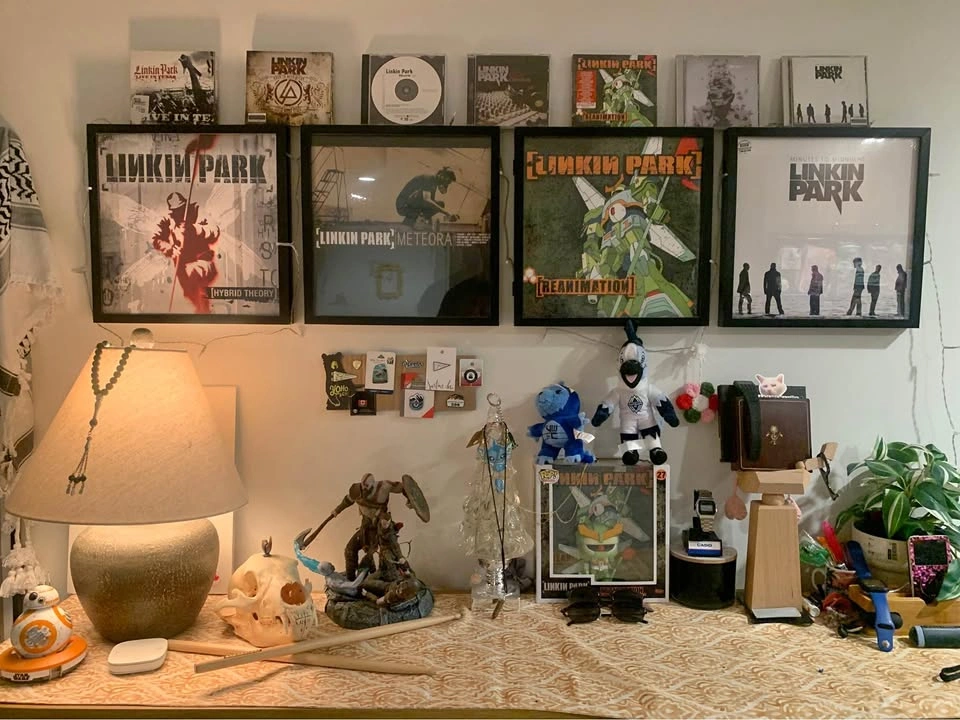 LINKIN PARK COLLECTION – SEALED VINYL, CDs, PROMOS & FRAMED DISP