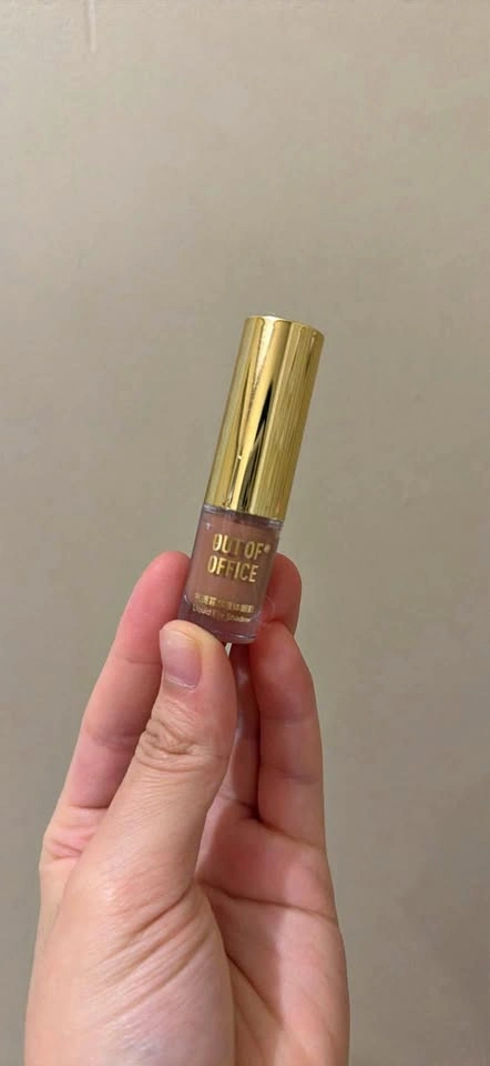 Liquid eyeshadow
