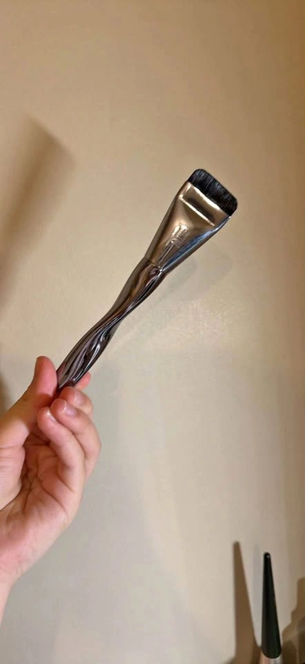 Makeup brush