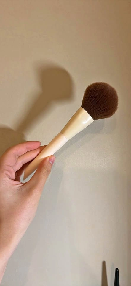 Makeup brush