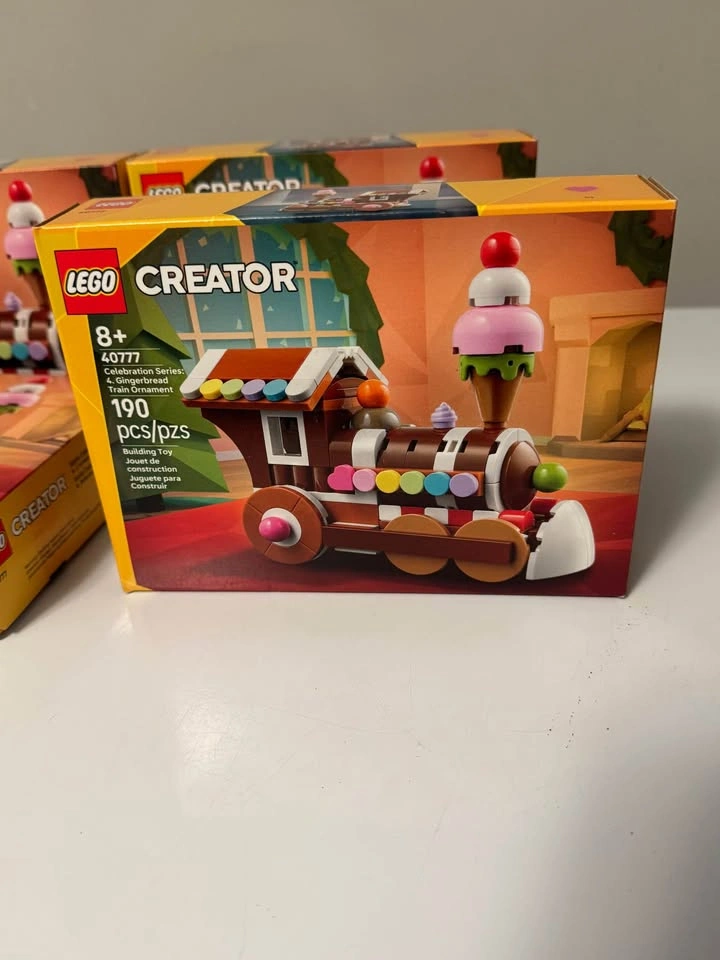 NEW LEGO BNIB CHRISTMAS COLLECTIBLE GWP GINGERBREAD TRAIN - photo 2