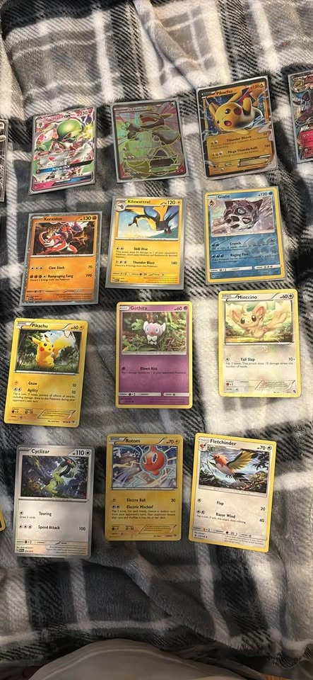 Pokémon Cards Lot - photo 3