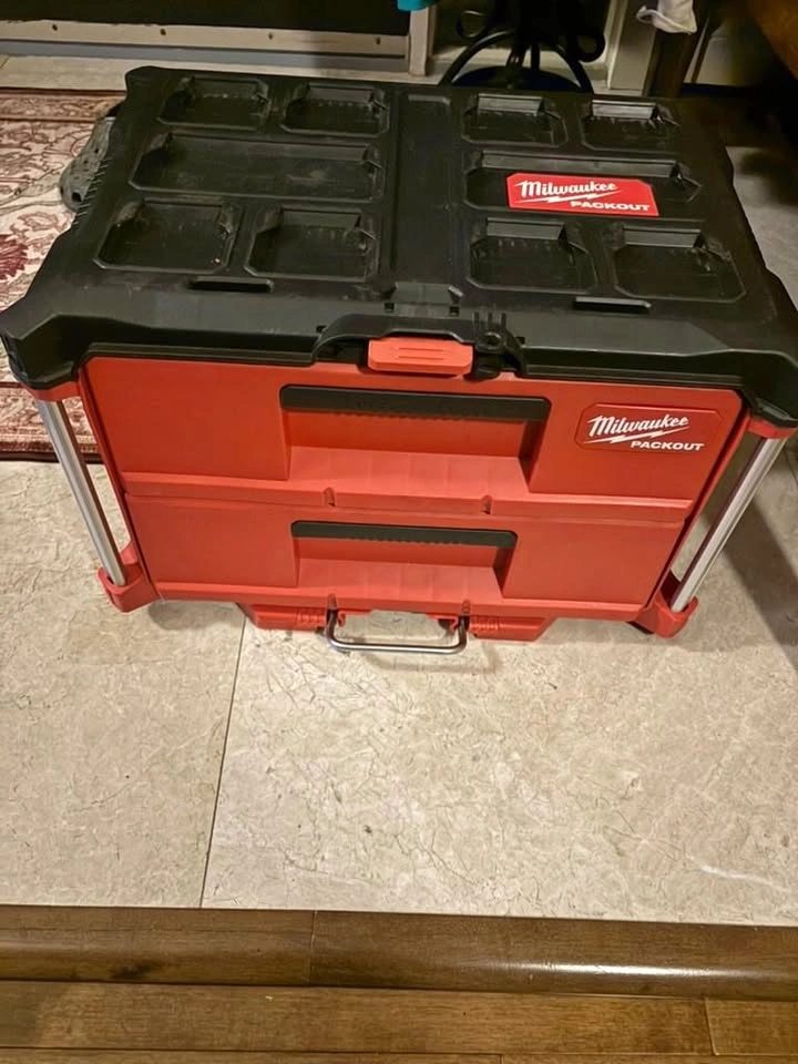 Like new Milwaukee Packout 2 Drawer Tool Box