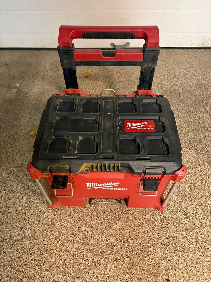 Milwaukee Packout Rolling Tool Box