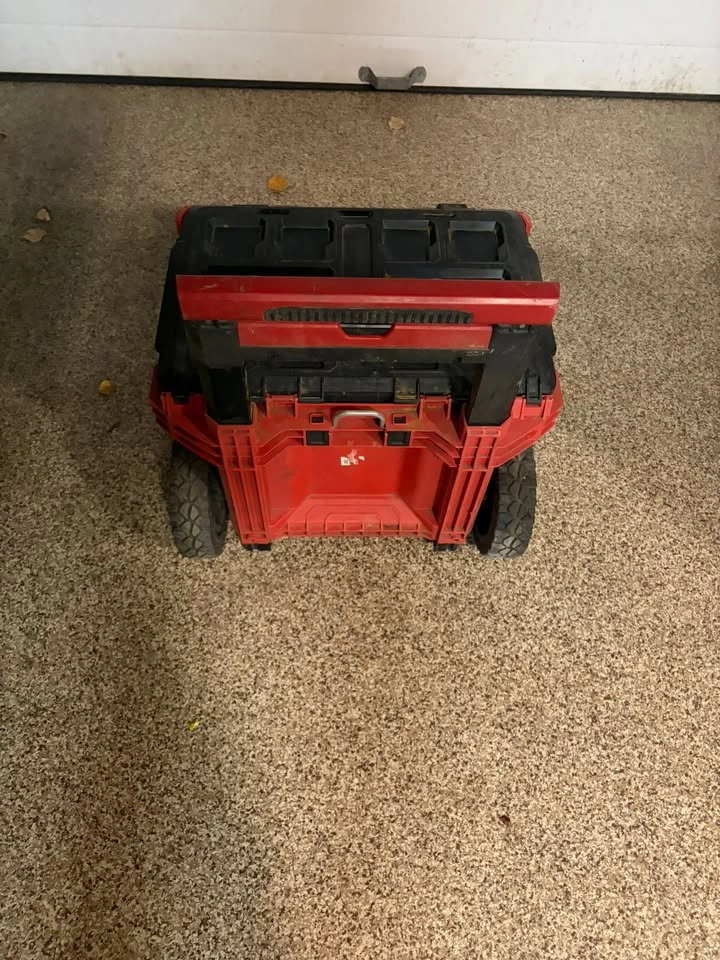 Milwaukee Packout Rolling Tool Box - photo 2