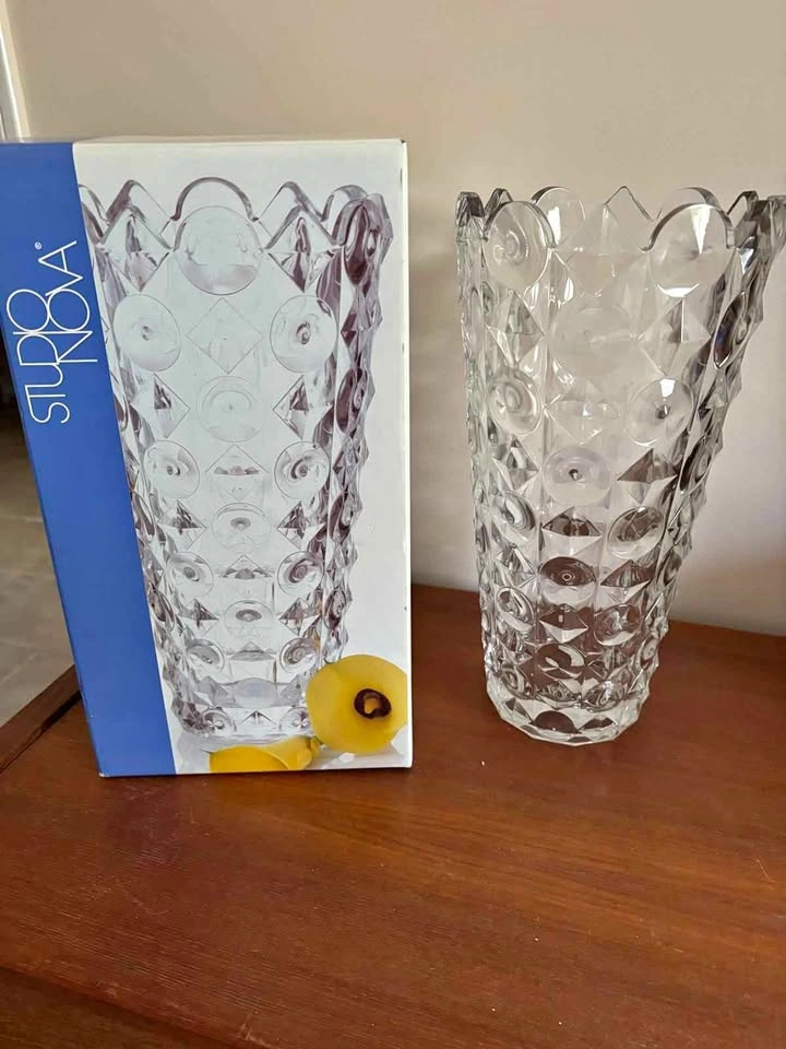 Studio Nova Counterpoint Crystal Glass Vase – 12.5” – Japan