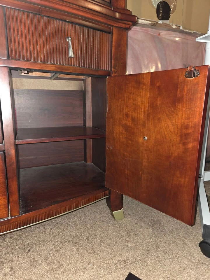 2 Piece Cherry Oak China Armoire - photo 3