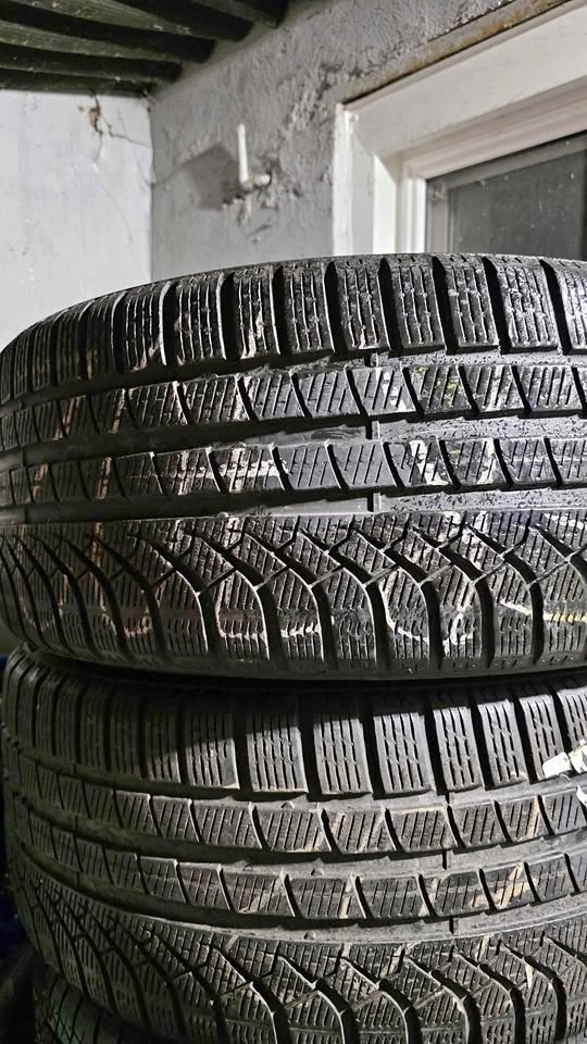 255 45 19 Pirelli P Zero Winter tires