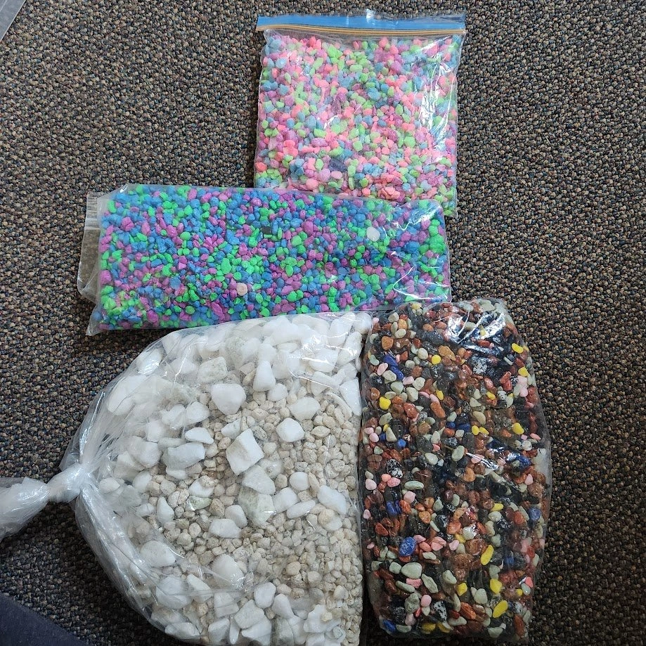 4 colors of Aquarium gravel for $5 - photo 3