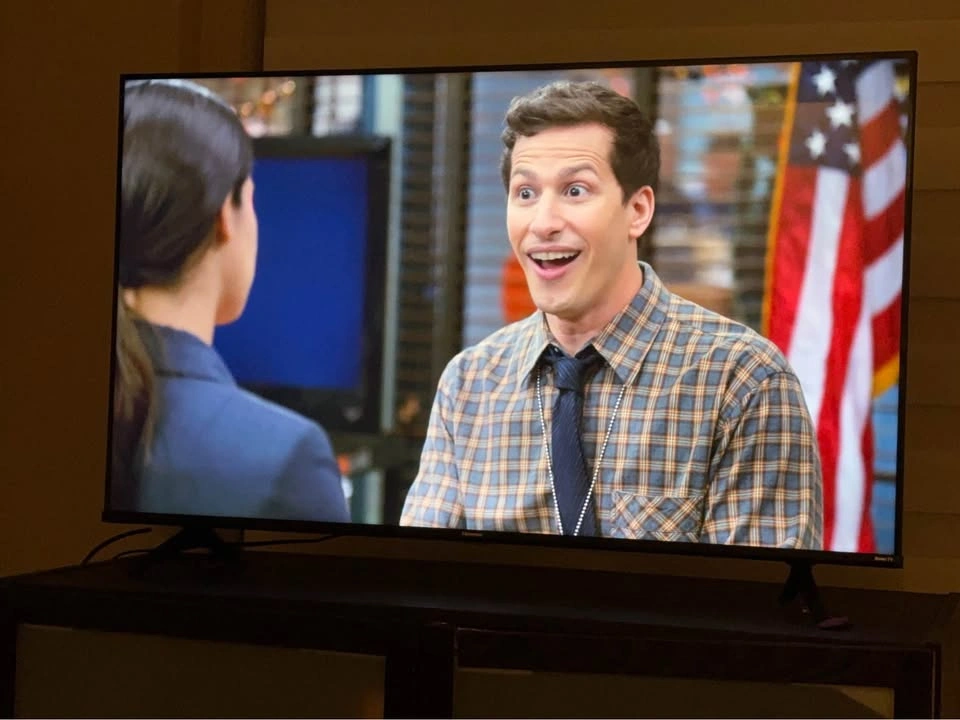Hisense Roku TV 50 inch - photo 3