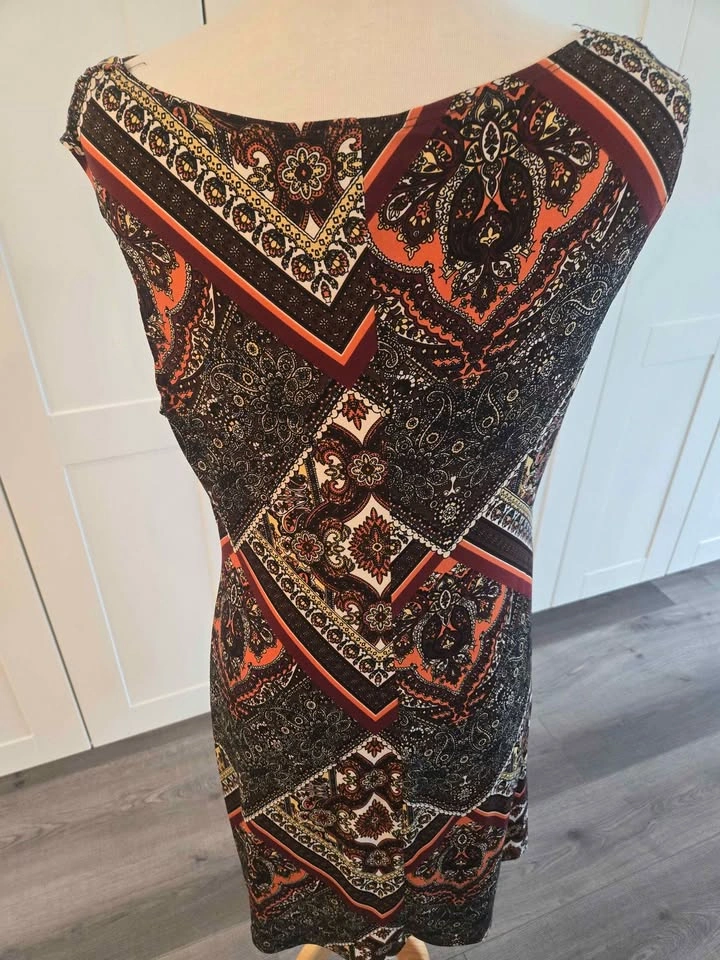 Cowl neck dress with built in necklace - photo 4
