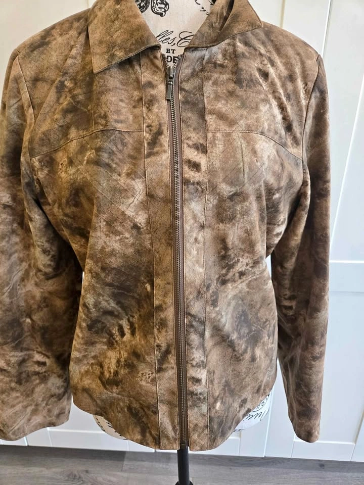 Ladies light zip up lined jacket