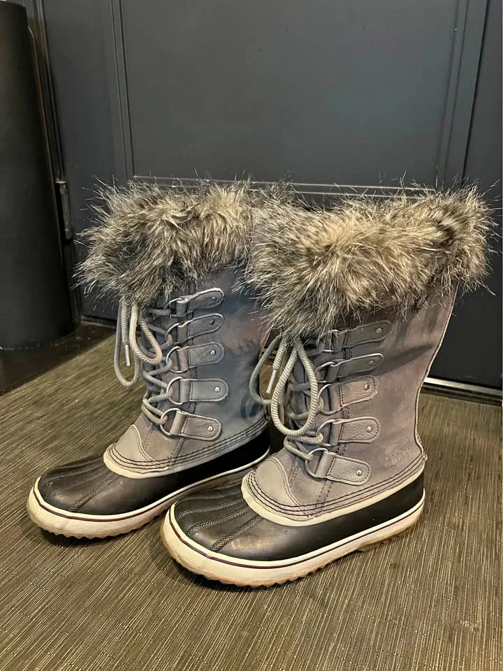 SOREL “Joan of Arctic” Women’s Waterproof Winter Boots – Size 9 thumbnail